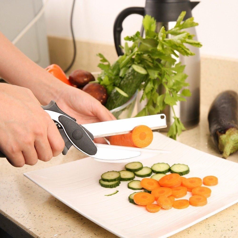 Smart 2‑in‑1 Clever Cutter – Knife & Built‑In Mini Chopping Board